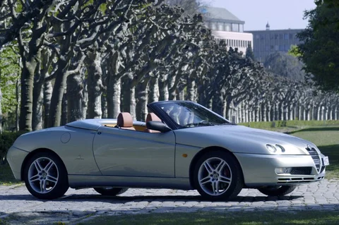 Alfa Romeo Spider 3.2 V6 24V 2003 view 2
