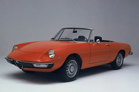 Alfa Romeo Spider 2.0 Veloce 1971 view 3