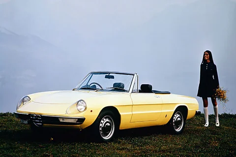 Alfa Romeo Spider 2.0 Veloce 1971 view 2