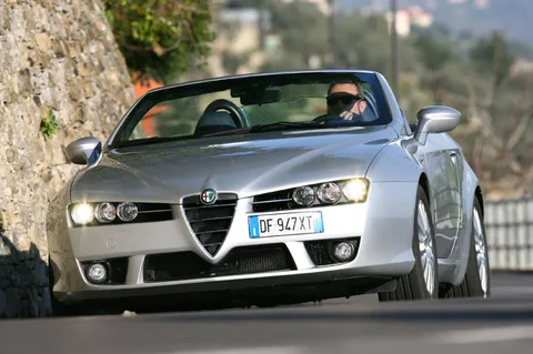 Alfa Romeo Spider 2.2 JTS 2008 view 2
