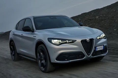 Alfa Romeo Stelvio Quadrifoglio 2023 view 7