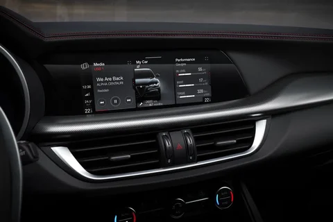 Alfa Romeo Stelvio Quadrifoglio 2023 view 10