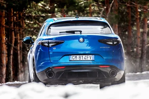 Alfa Romeo Stelvio Quadrifoglio 2023 view 11