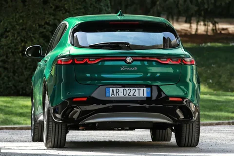 Alfa Romeo Tonale 1.5T Hybrid 160hp Ti 2022 view 3