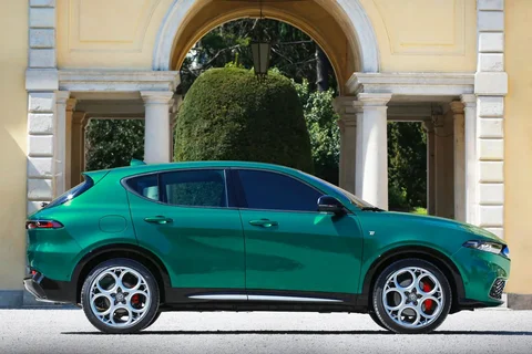 Alfa Romeo Tonale 1.5T Hybrid 160hp Ti 2022 view 6