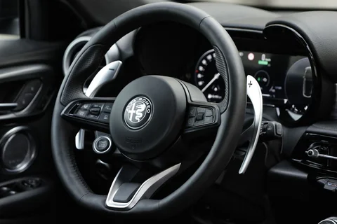 Alfa Romeo Tonale 1.5T Hybrid 160hp Ti 2022 view 8