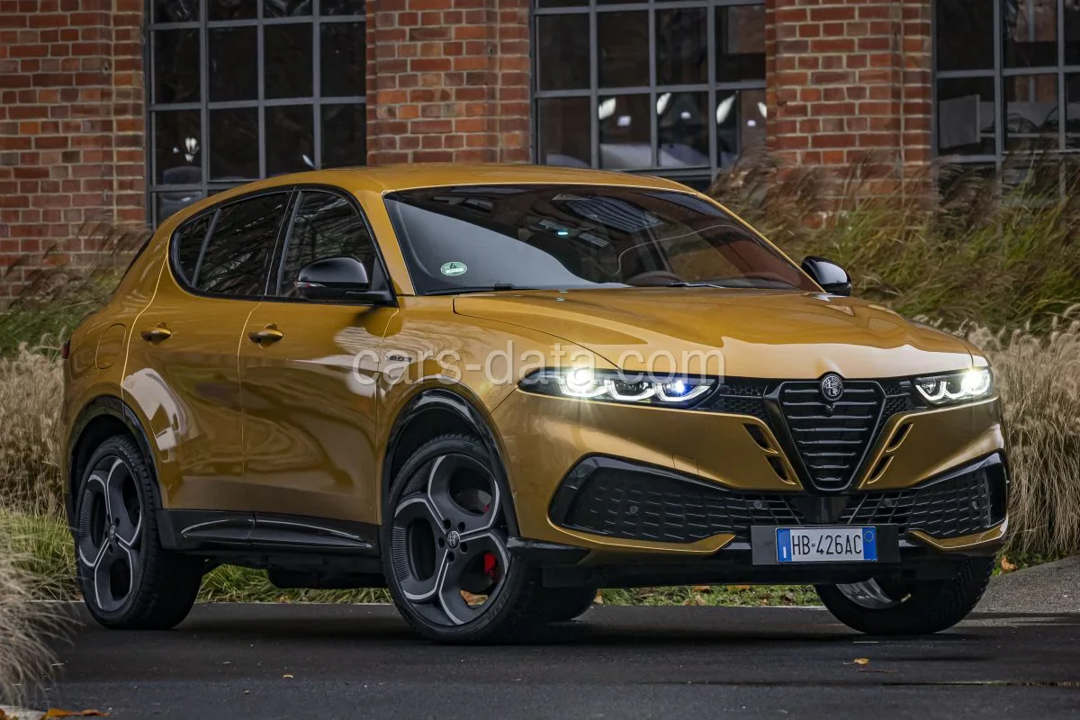 Alfa Romeo Tonale 1.3T Plug-In Hybrid 270hp 2025 front view