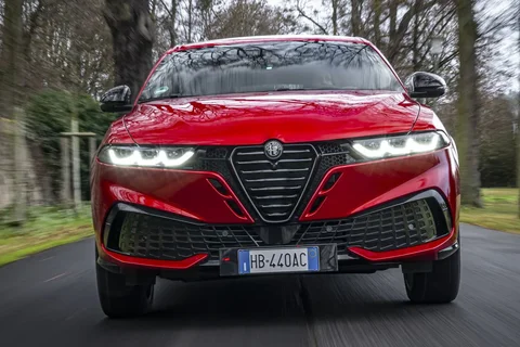 Alfa Romeo Tonale 1.3T Plug-In Hybrid 270hp 2025 view 4
