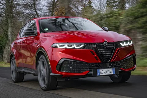 Alfa Romeo Tonale 1.3T Plug-In Hybrid 270hp 2025 view 5