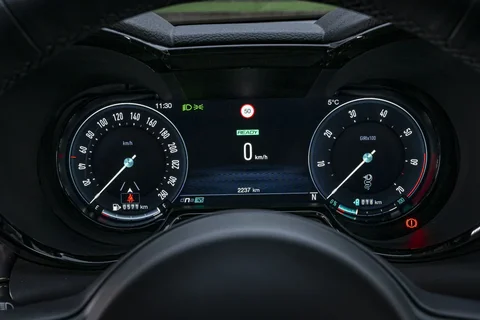 Alfa Romeo Tonale 1.3T Plug-In Hybrid 270hp 2025 view 6