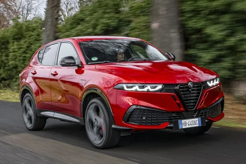 Alfa Romeo Tonale 1.3T Plug-In Hybrid 270hp 2025 view 8