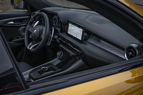Alfa Romeo Tonale 1.3T Plug-In Hybrid 270hp 2025 view 10