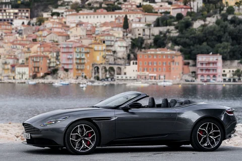 Aston Martin DB11 4.0 V8 Volante 2018 view 12