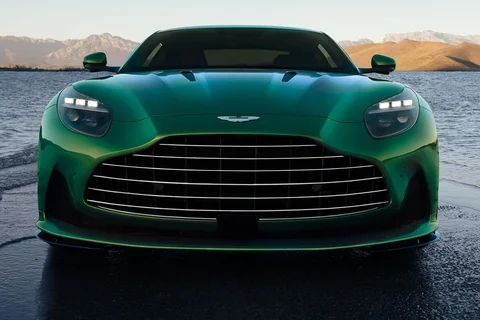 Aston Martin DB12 4.0 V8 Coupé 2024 view 4