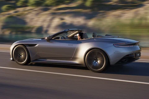 Aston Martin DB12 4.0 V8 Volante 2024 view 4