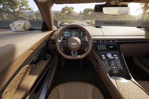 Aston Martin DB12 4.0 V8 Volante 2024 view 9