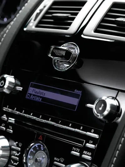 Aston Martin DBS DBS 2008 view 11