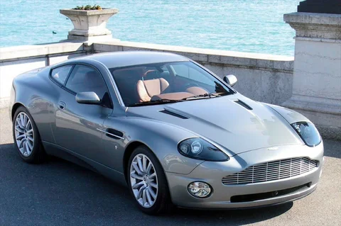Aston Martin Vanquish V12 Vanquish 2001 view 5