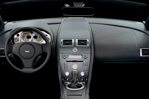 Aston Martin Vantage V8 Vantage 2005 view 7