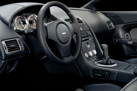 Aston Martin Vantage V8 Vantage 2005 view 9