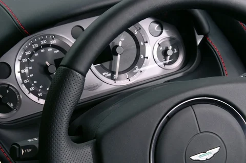 Aston Martin Vantage V8 Vantage 2005 view 10