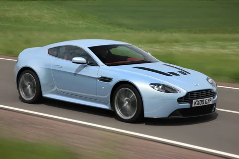 Aston Martin Vantage V12 Vantage Coupé 2010 view 5