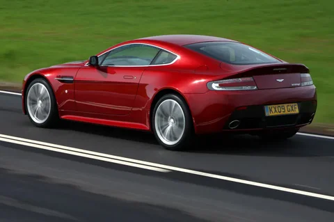 Aston Martin Vantage V12 Vantage Coupé 2010 view 11