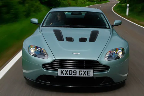 Aston Martin Vantage V12 Vantage Coupé 2010 view 12
