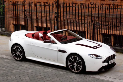 Aston Martin Vantage V12 Vantage Roadster 2012 view 5