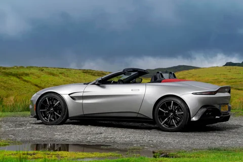 Aston Martin Vantage Roadster 2021 view 3