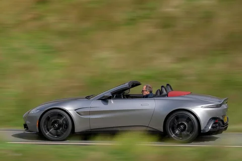Aston Martin Vantage Roadster 2021 view 12