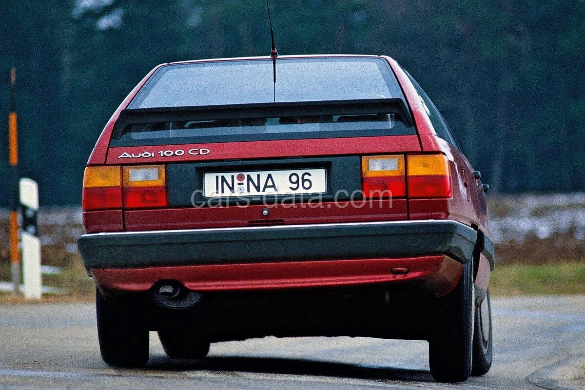 Audi 100 Avant 2.2 1985 front view