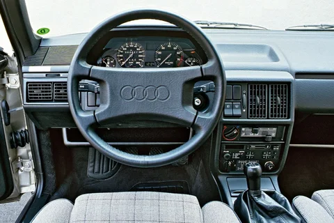 Audi 100 Avant 2.2 1985 view 4