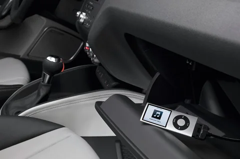 Audi A1 1.2 TFSI Ambition 2010 view 2