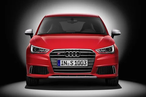 Audi A1 S1 2.0 TFSI quattro 2014 view 3