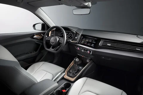 Audi A1 Sportback 35 TFSI 2019 view 10