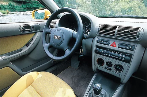Audi A3 1.8 5V Attraction 1996 view 5