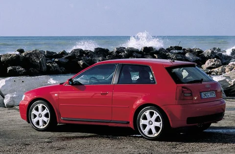 Audi A3 S3 quattro 1999 view 4