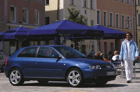 Audi A3 1.6 Ambition 2000 view 5