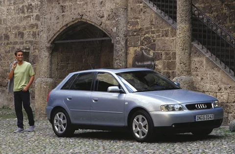 Audi A3 1.6 Attraction 2000 view 8