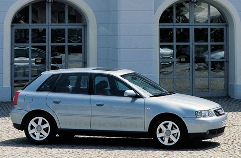Audi A3 1.6 Attraction 2000 view 3