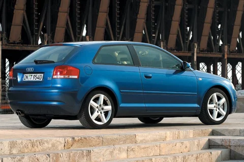 Audi A3 2.0 T FSI Ambition 2004 view 5