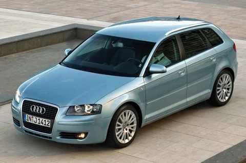 Audi A3 Sportback 1.6 FSI Attraction 2004 view 2