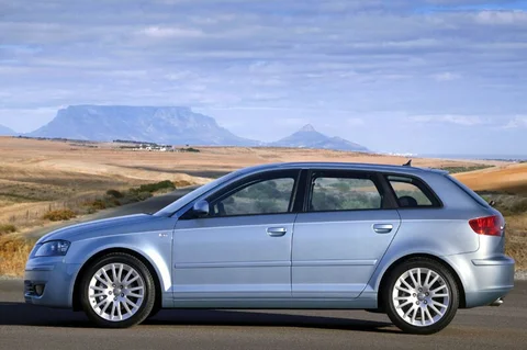 Audi A3 Sportback 1.6 FSI Attraction 2004 view 3