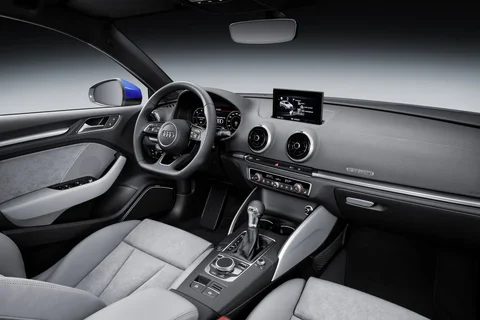 Audi A3 Limousine 40 TFSI 2019 view 4