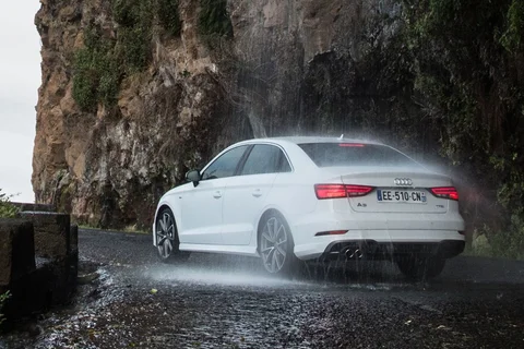 Audi A3 Limousine 40 TFSI 2019 view 12