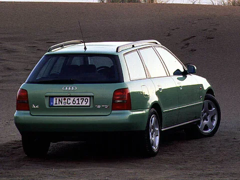 Audi A4 Avant 2.6 1996 view 2