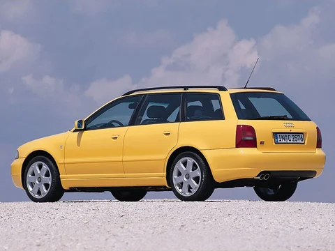Audi A4 S4 Avant Quattro 1997 view 2