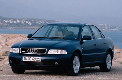 Audi A4 2.4 5V 1999 view 2