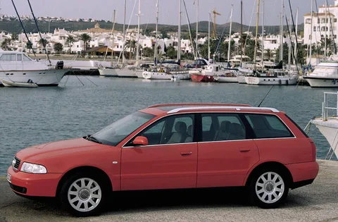 Audi A4 Avant 1.6 1999 view 3